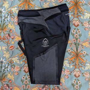 ULTIMATE DIRECTION | Hydro Skin Half-Tight Trail Running Short | Onyx Black